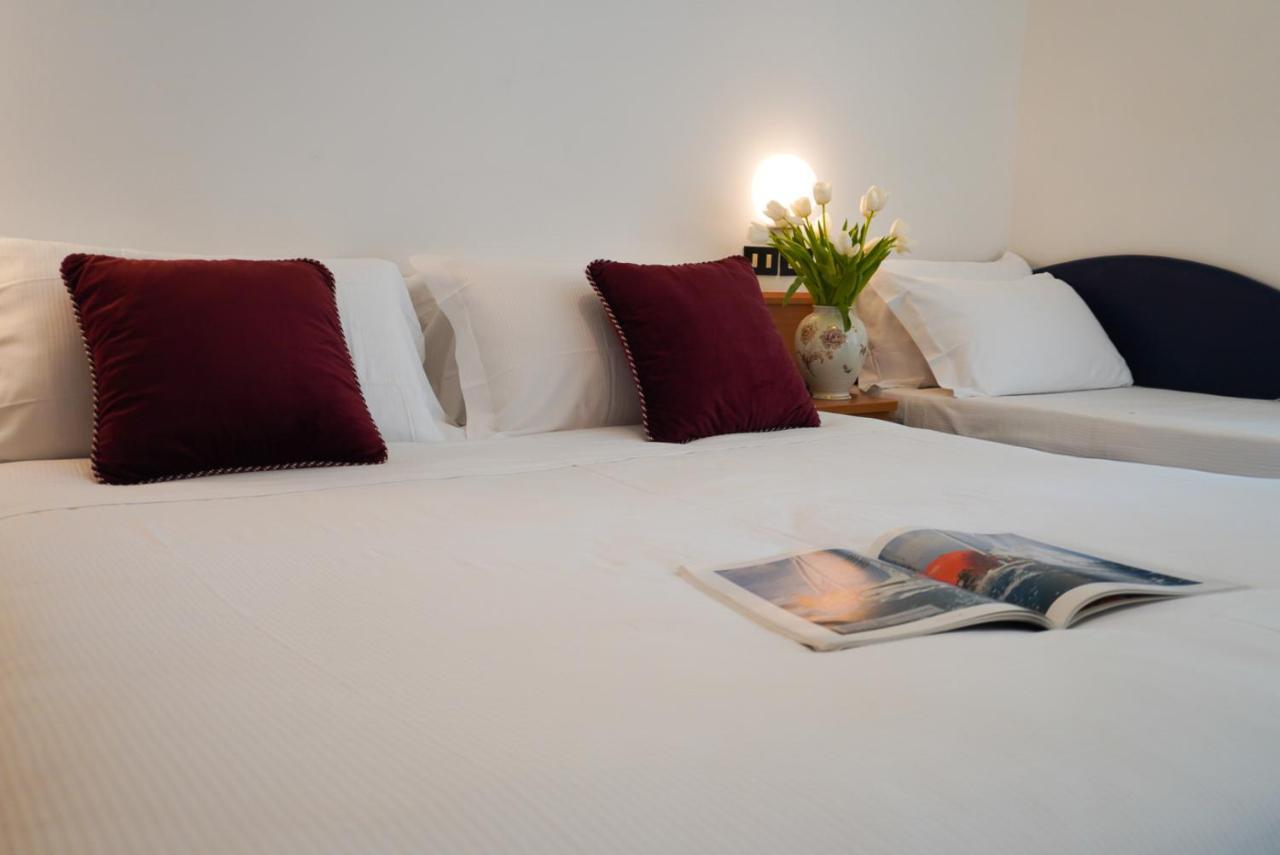 Hotel Sunset Ріміні Екстер'єр фото