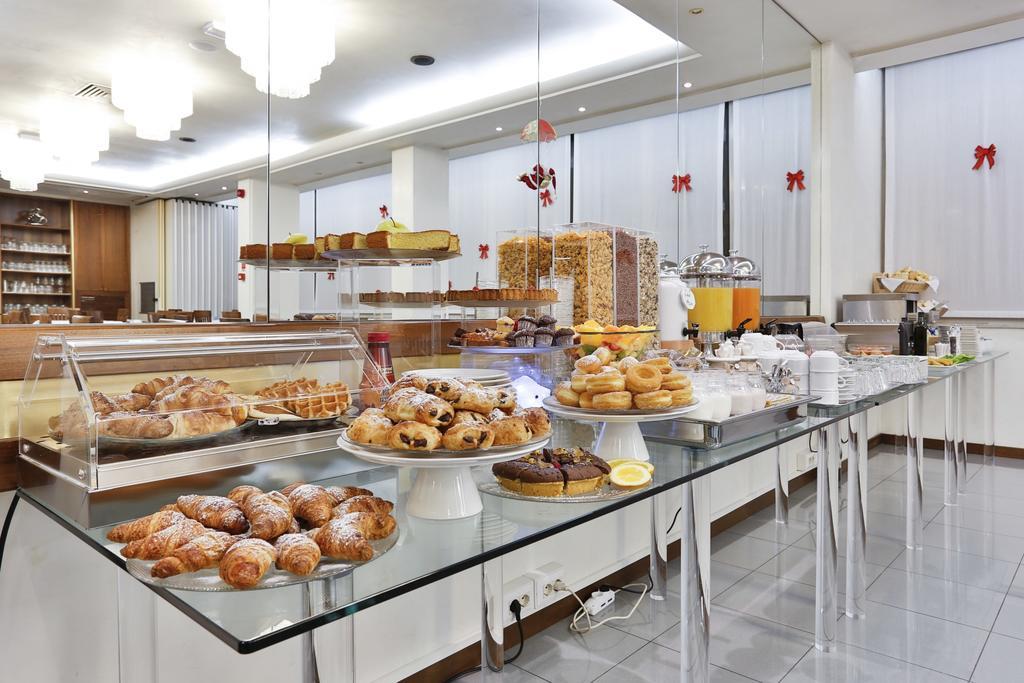 Hotel Sunset Ріміні Екстер'єр фото
